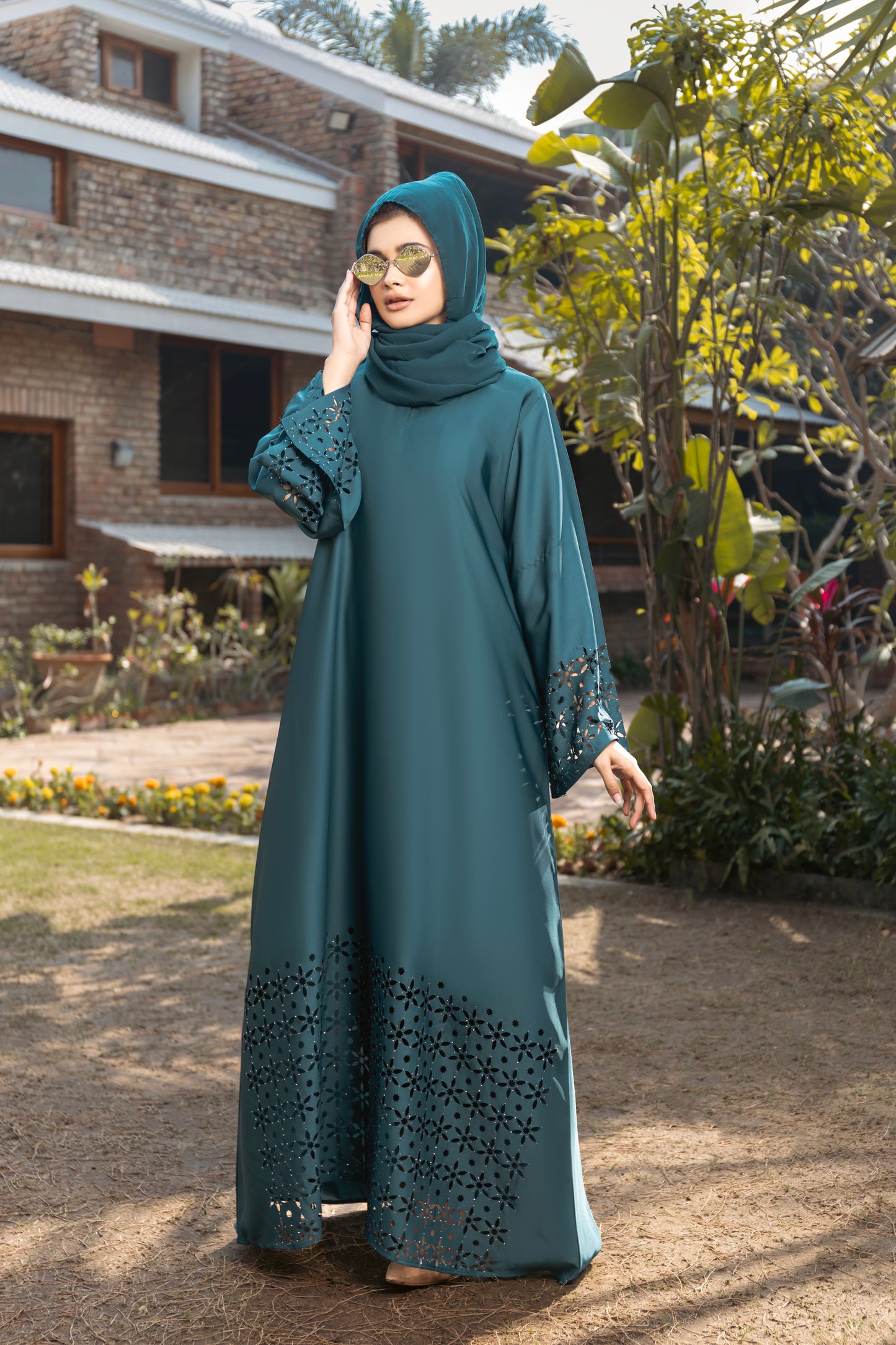 Flower cutwork abaya