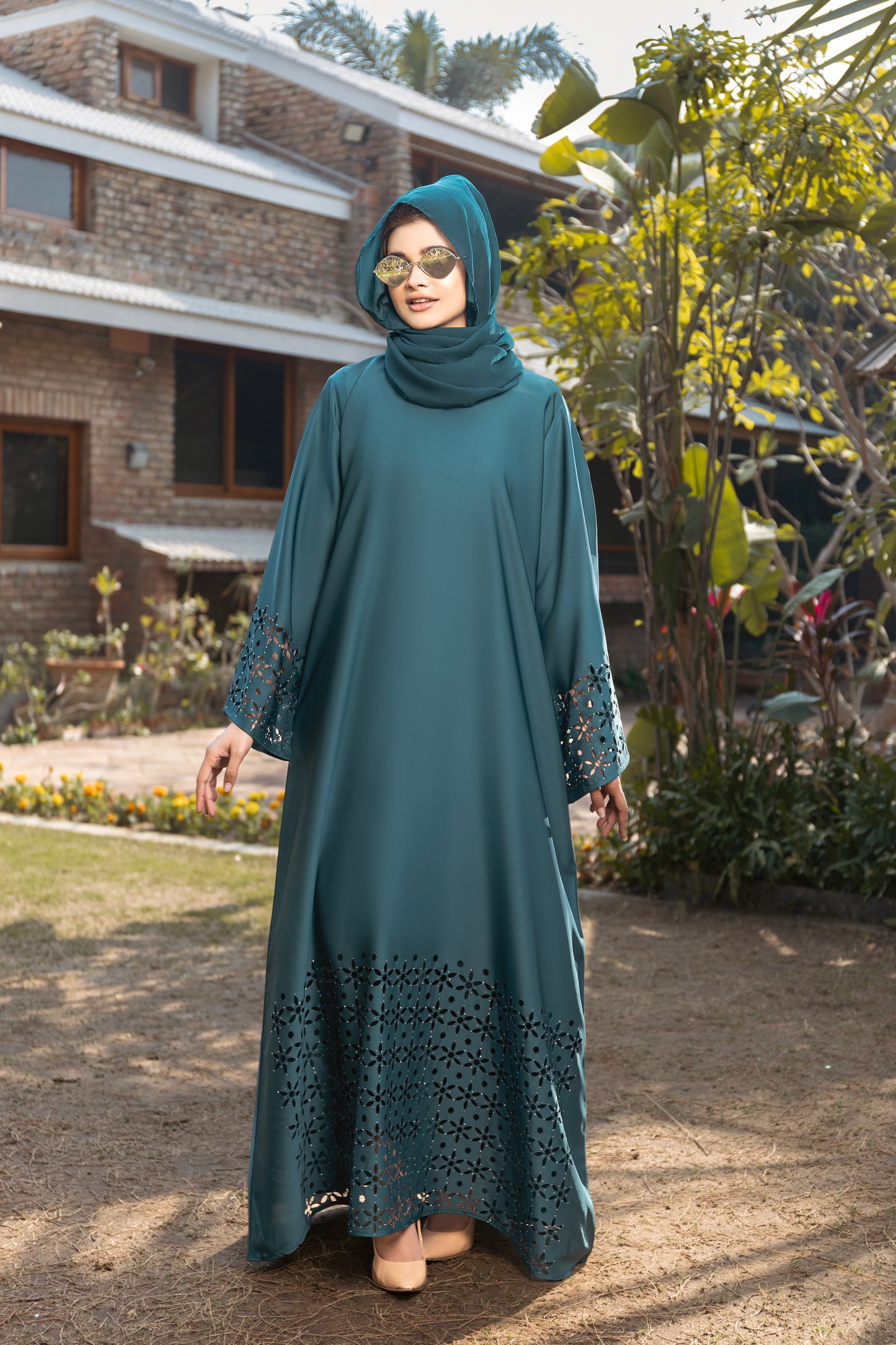 Flower cutwork abaya