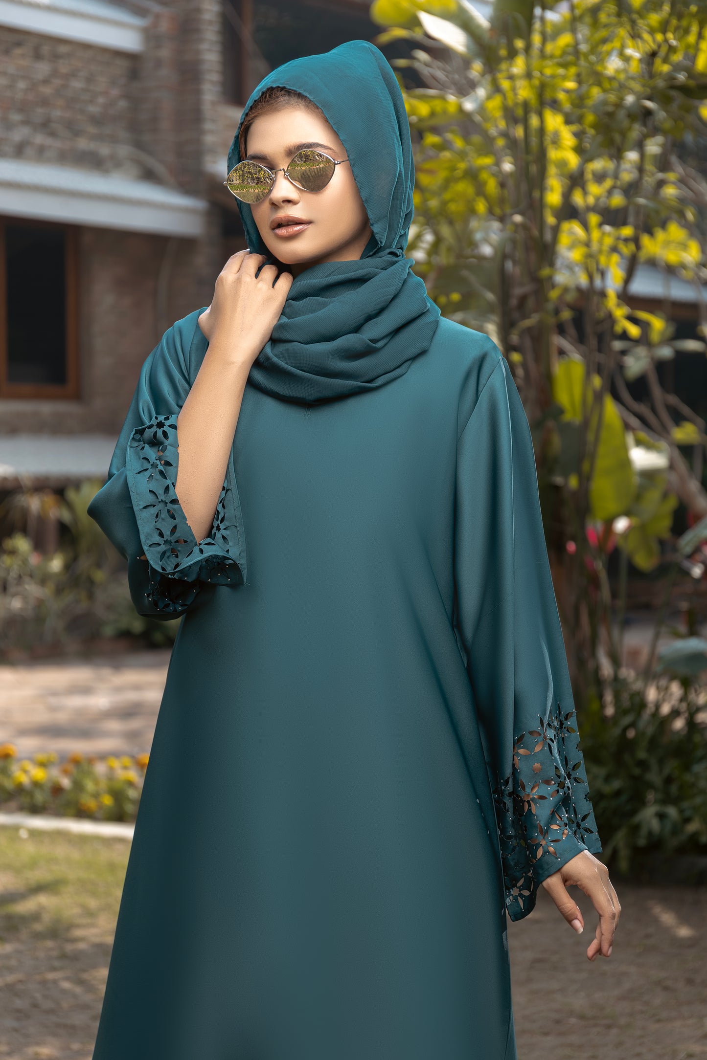 Flower cutwork abaya