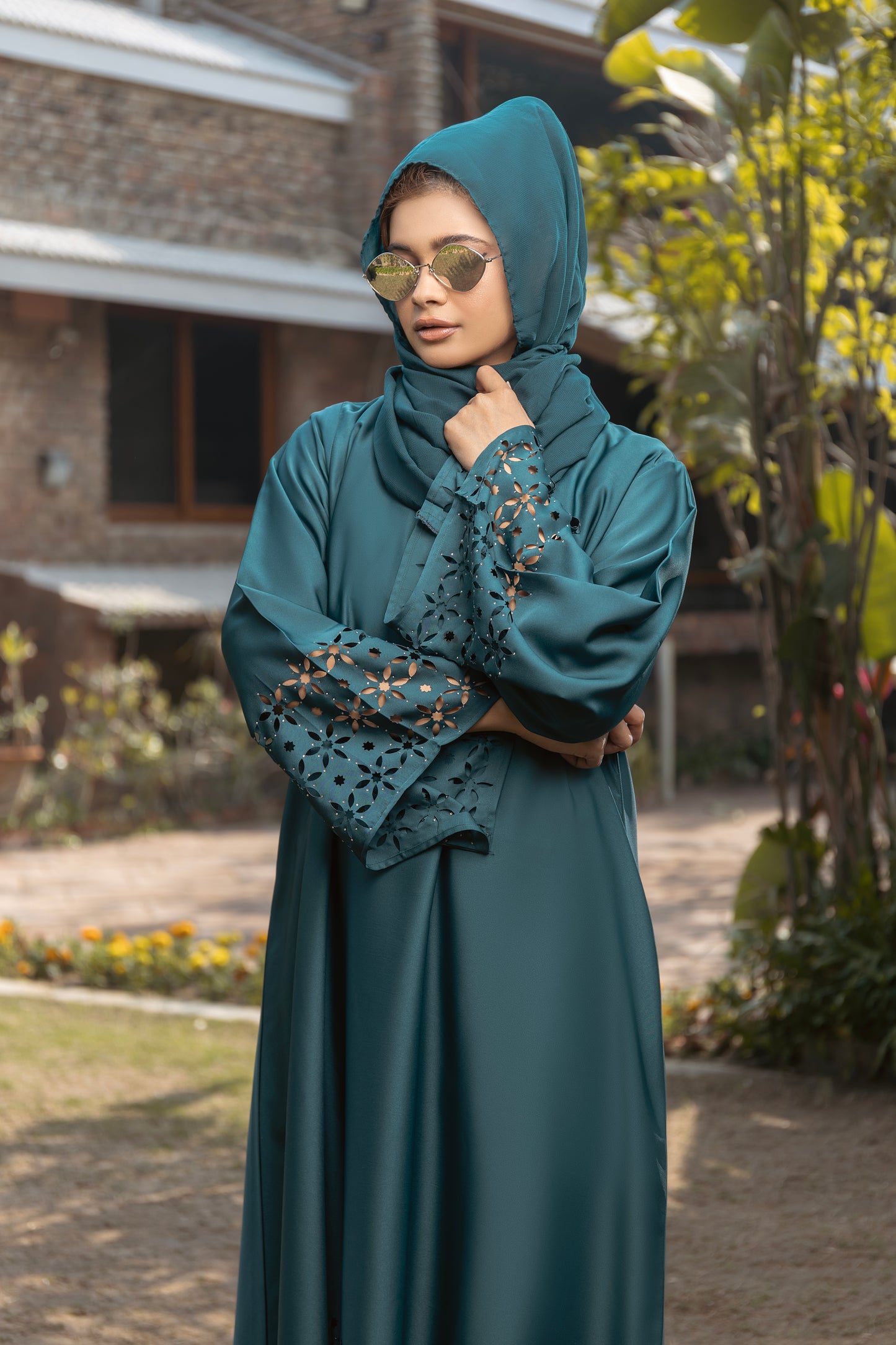 Flower cutwork abaya