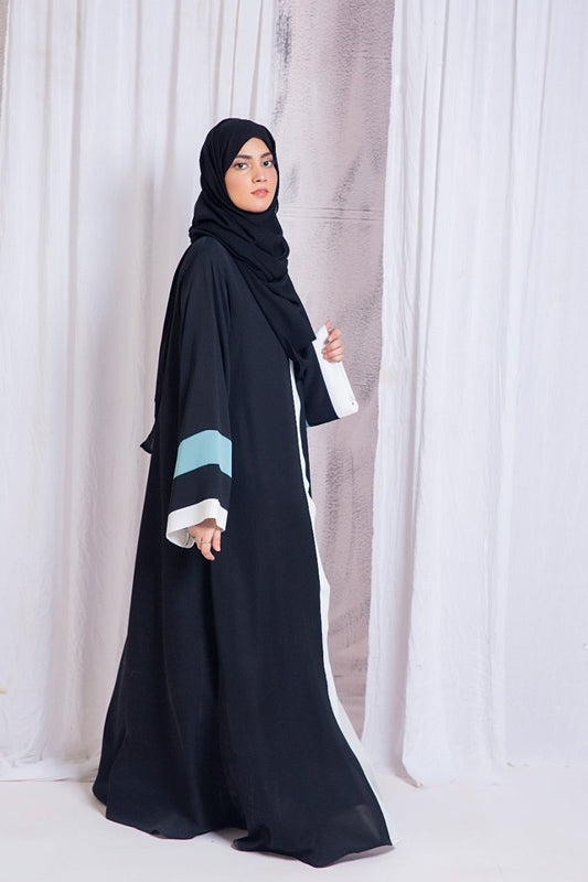 Aaiza Abaya